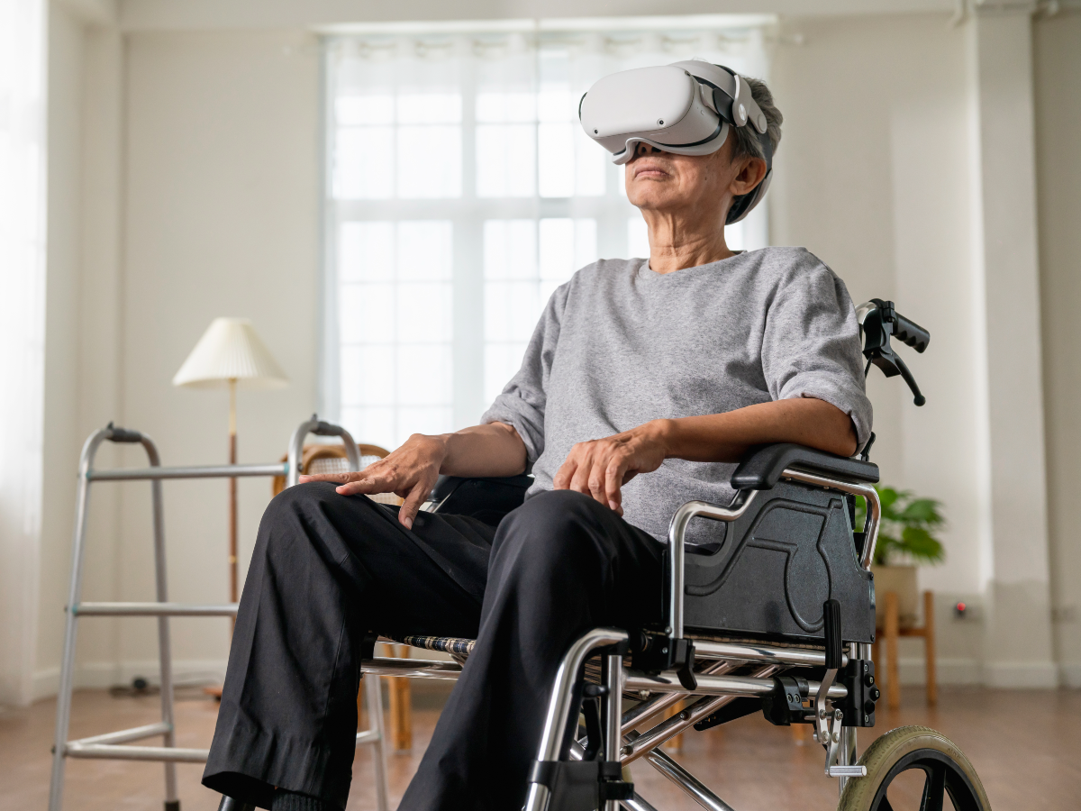 Views of Specialist Clinicians and People With Multiple Sclerosis on Upper Limb Impairment and the Potential Role of Virtual Reality in the Rehabilitation of the Upper Limb in Multiple Sclerosis: Focus Group Study