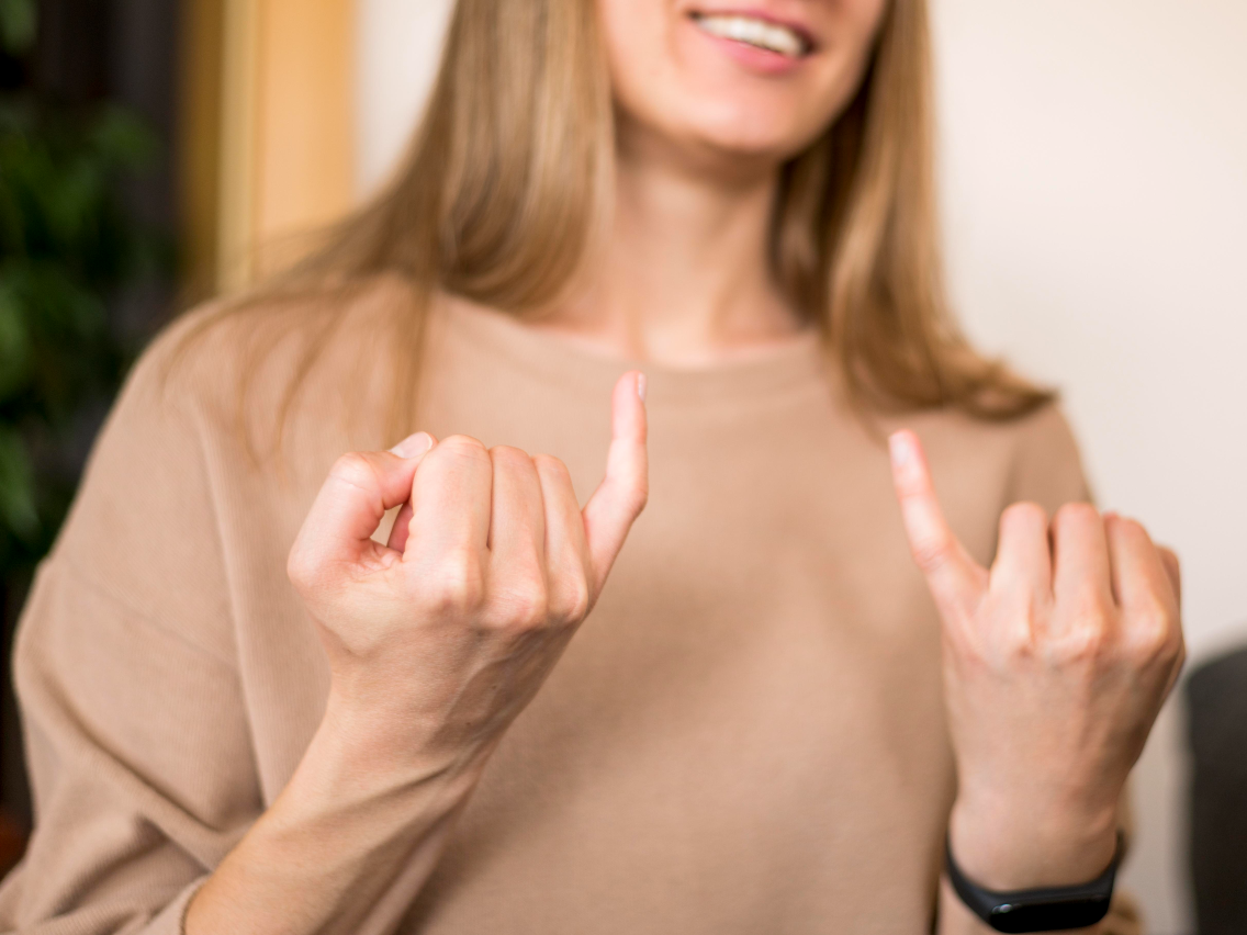 Video Remote Sign Language Interpreting in Health Communication for Deaf People: Protocol for a Randomized Controlled Trial