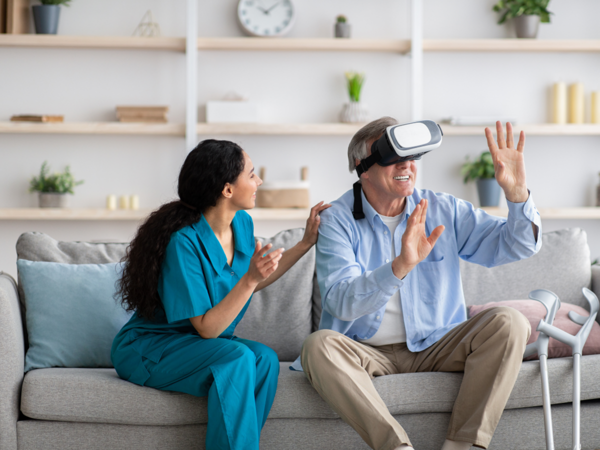 Perceptions of Patients With Stroke Regarding an Immersive Virtual Reality–Based Exercise System for Upper Limb Rehabilitation: Questionnaire and Interview Study